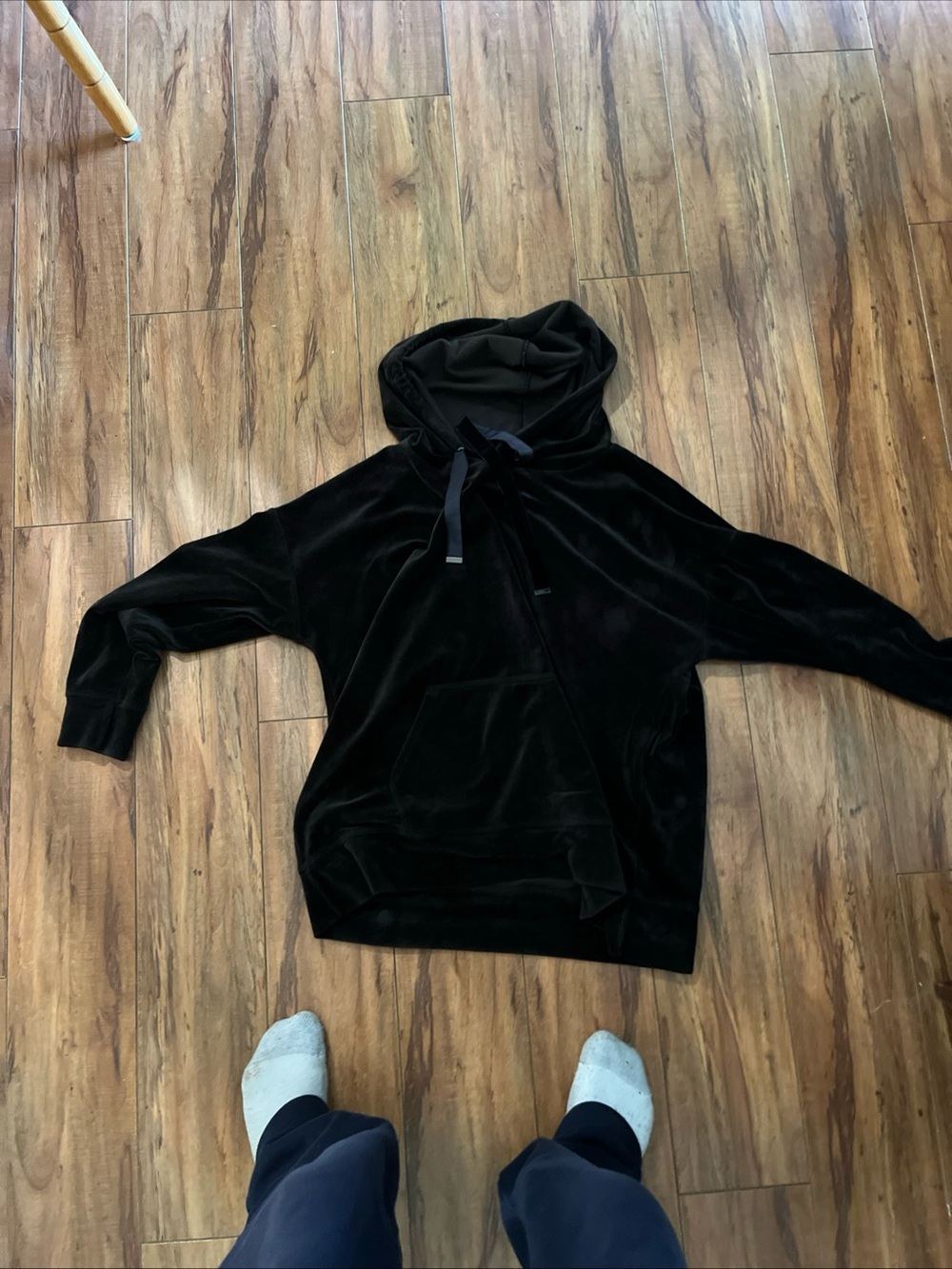 Men's Black Crewneck Velour Pullover Sweater